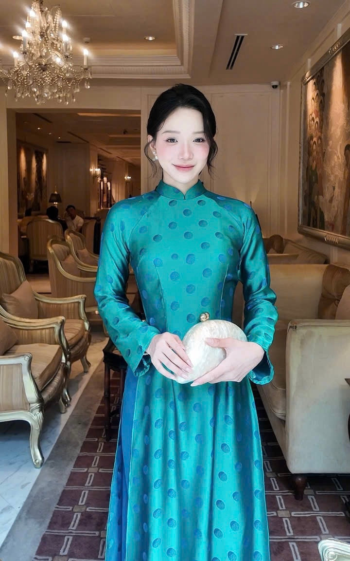 K376 6445 Áo only no pants - Áo dài dáng truyền thống lụa tằm chấm bi màu xanh cổ vịt