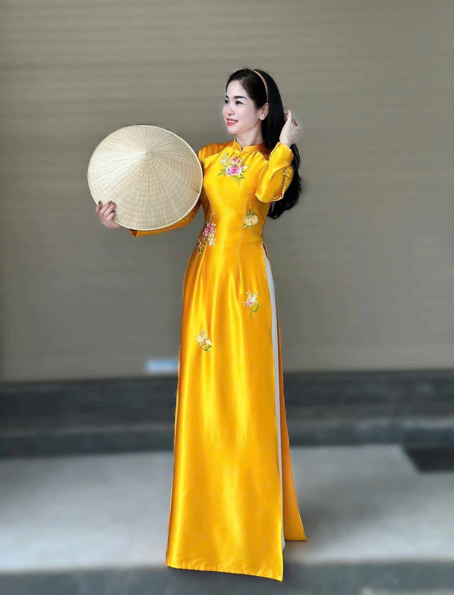 H292 1483 Áo only - Áo dài lụa valentino thêu hoa màu vàng