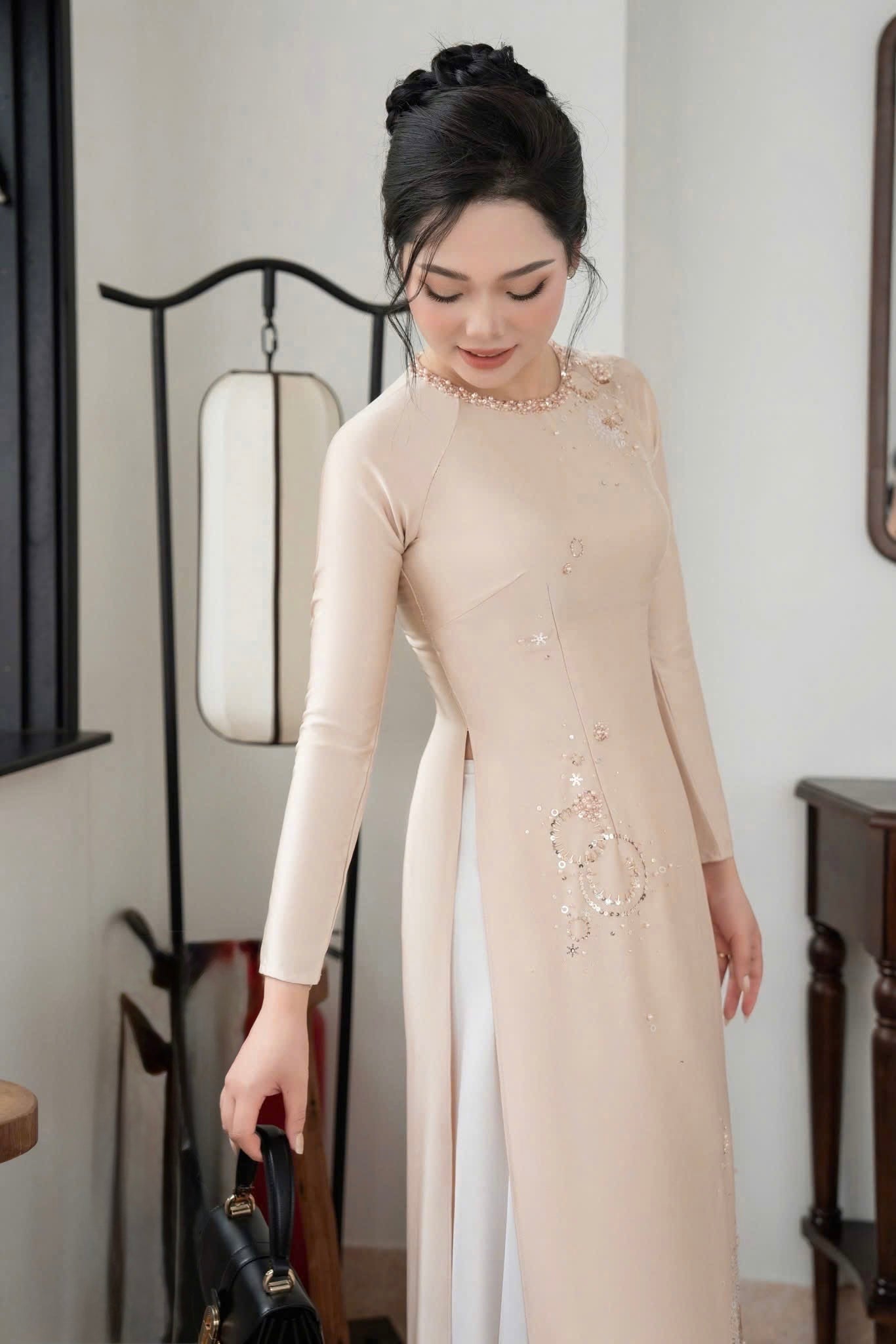 S375 Áo only no pants - Áo dài dáng truyền thống chiết li eo lụa ruby thiết kế đính kết màu da
