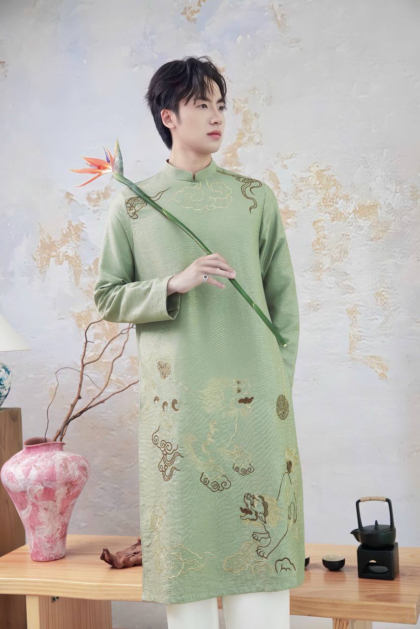 B220 - Áo nam thêu màu xanh bơ