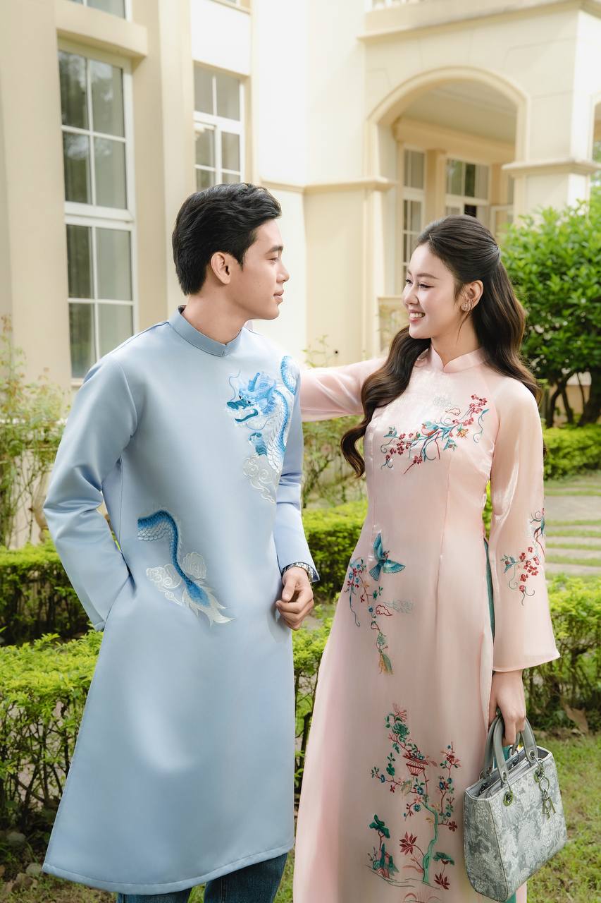 TN133 Áo only no pants - Áo dài dáng suông tơ thêu 4 tà màu trắng