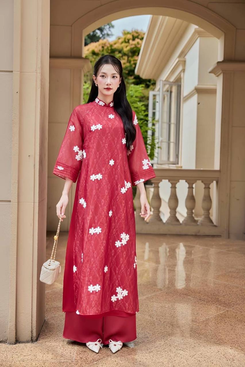 K219 Áo only no pants - Áo dài dáng suông tơ 4 tà thêu hoa