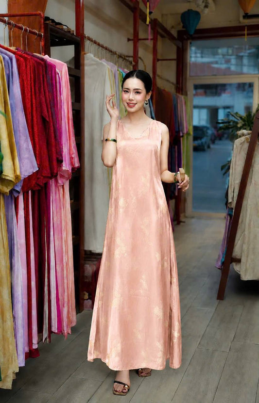V79 5668 - Đầm sát nách cổ V lụa tằm sen dạ cúc xẻ tà có túi 2 bên