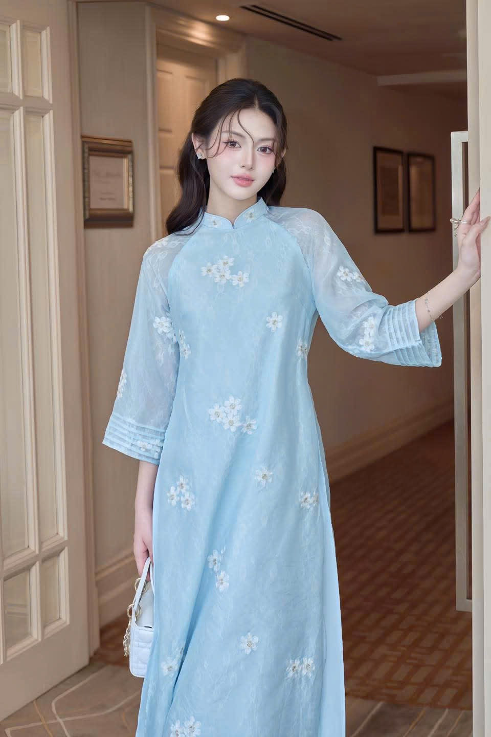 H672 4166 Áo only no pants - Áo dài dáng suông tơ 4 tà màu xanh blue