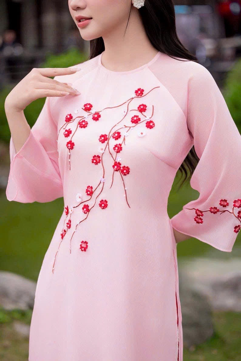 K108 5299 Áo only no pants - Áo dài cách tân tơ 4 tà thêu màu hồng