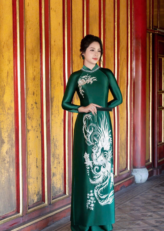 T508 - Áo dài Lụa Queen xanh lá thêu cao cấp