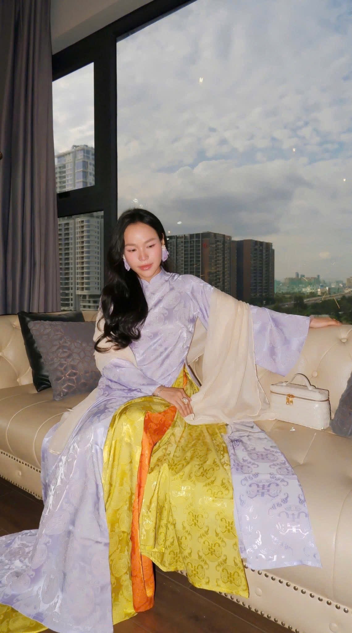 M259 2081 Áo + quần - Áo dài dáng suông 4 tà gấm thọ dơi kèm quần cùng chất