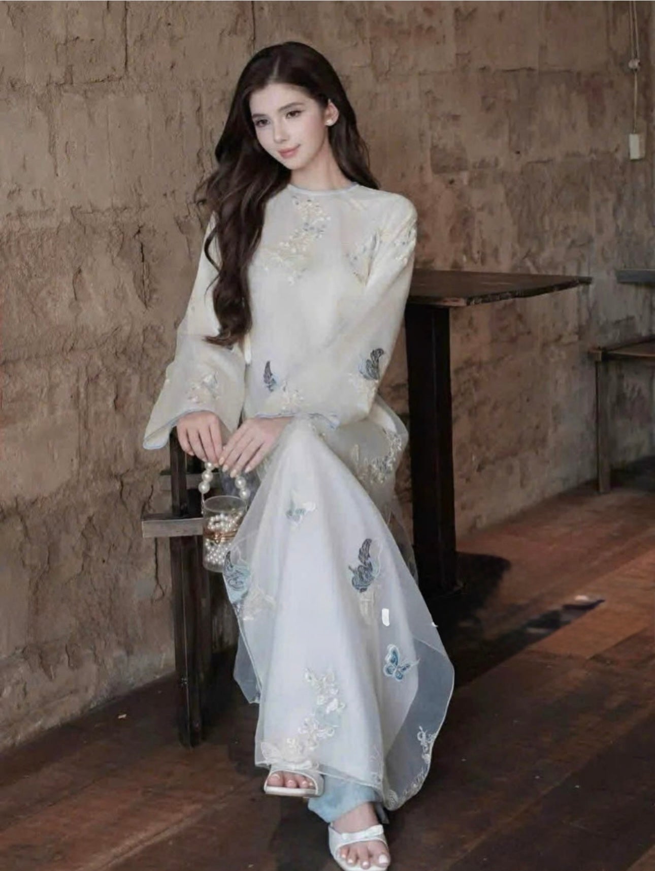 K37 Áo only no pants - Áo dài dáng suông tơ thêu 4 tà