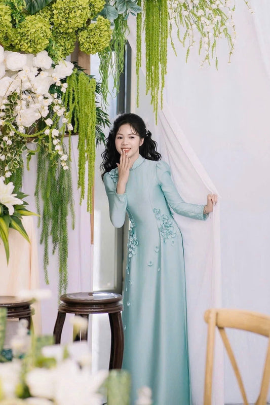 S353 5020 Áo only no pants - Áo dài dáng truyền thống chiết li eo lụa ánh sao đính kết hoa nổi màu xanh ngọc