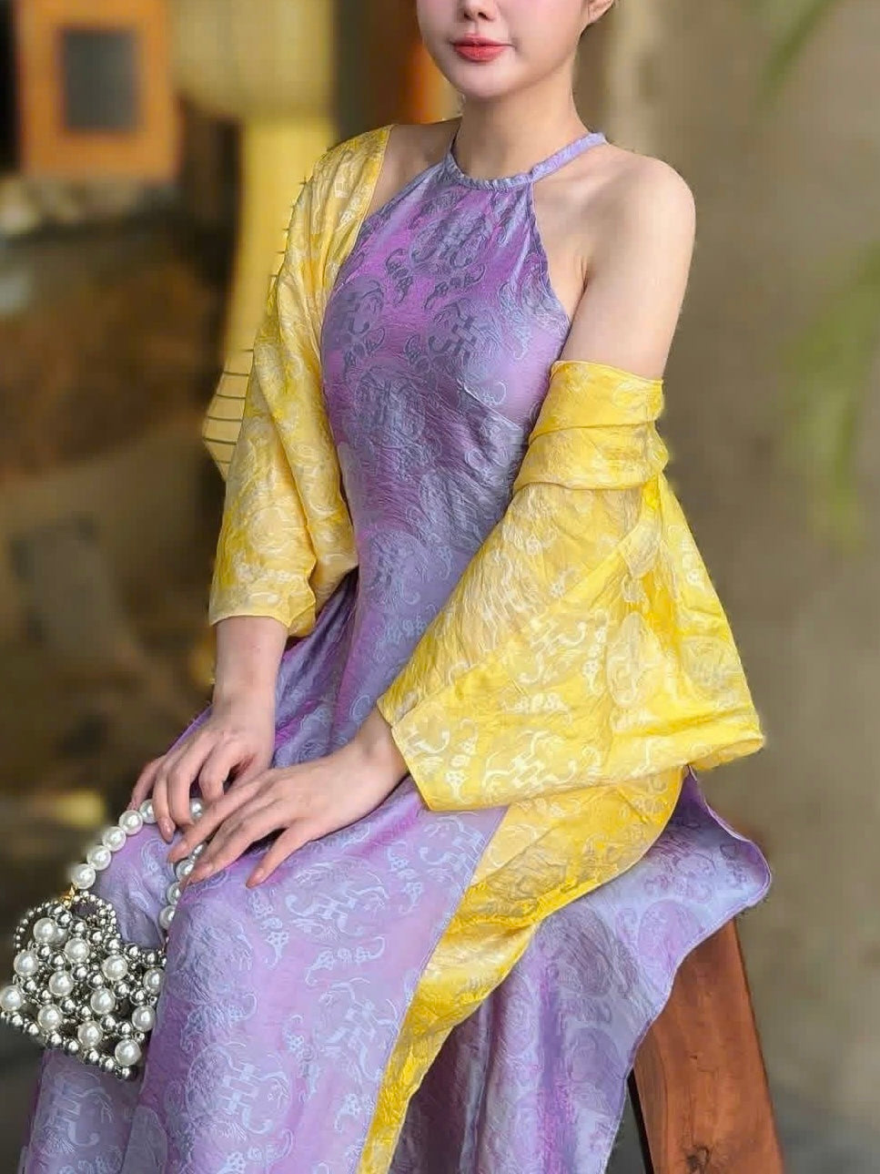 Y15 4074 - Áo choàng tằm tencel thọ dơi màu vàng