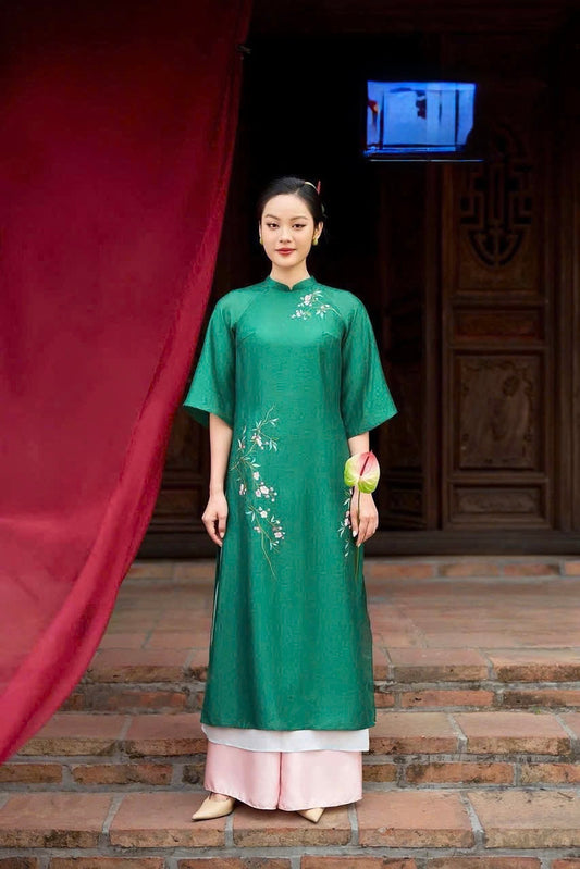 K49 5085 Áo only no pants - Áo dài dáng suông tơ thêu 4 tà màu xanh lá