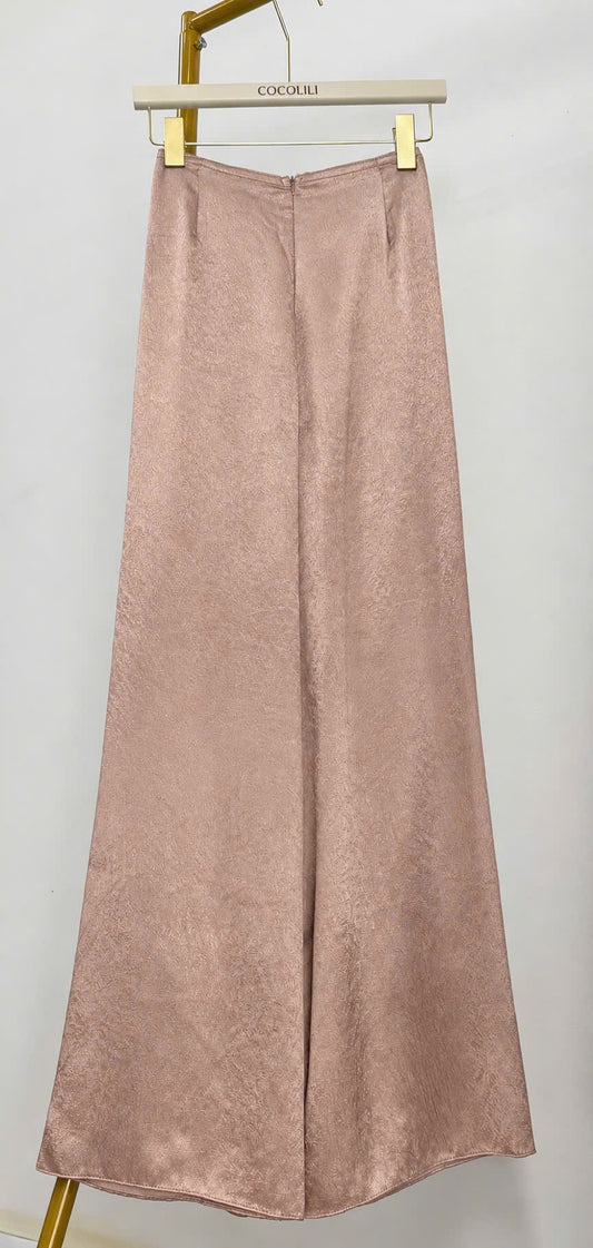 QT25 6219 - Quần suông thường lụa titan màu nâu nude
