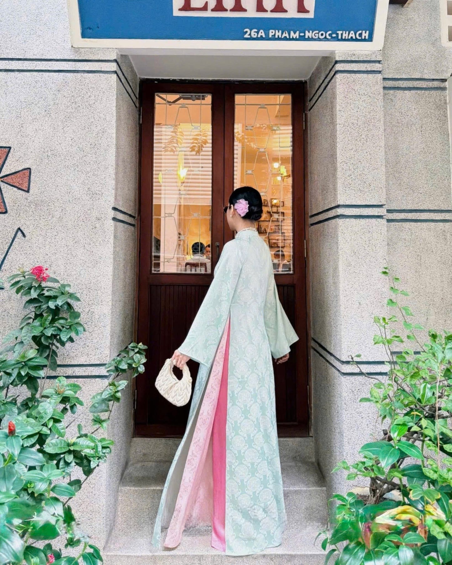 M258 2080 Áo + quần - Áo dài dáng suông 4 tà gấm thọ dơi kèm quần nhũ