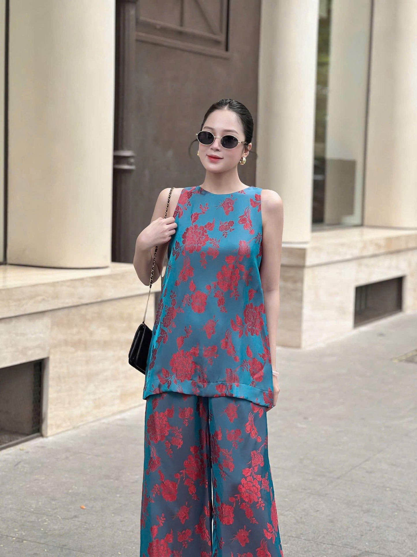 BB318 5756 - Set đồ bộ áo sát nách lụa silk óng màu xanh cổ vịt ánh đỏ