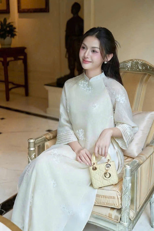 K215 5779 Áo only no pants - Áo dài dáng suông tơ 4 tà thêu hoa màu trắng kem