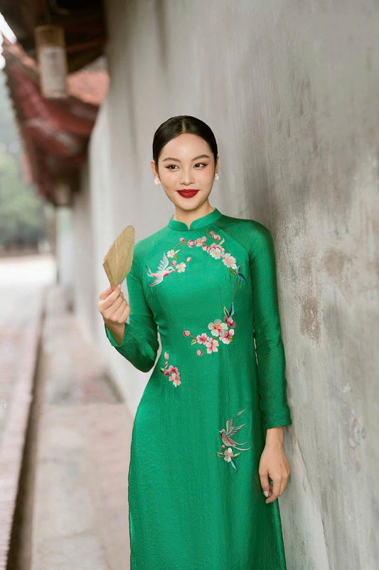 T472 Áo only - Áo dài lụa ánh sao thêu màu xanh lá