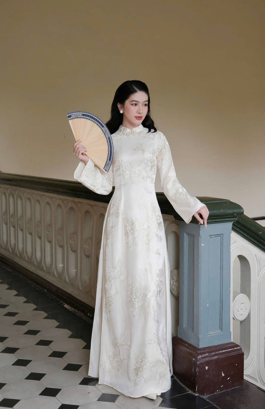 H654 Áo only no pants - Áo dài dáng suông 2 tà gấm màu trắng kem