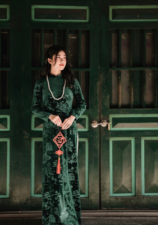N61 Only áo - Áo nhung hoa văn thủy mặc màu xanh lá