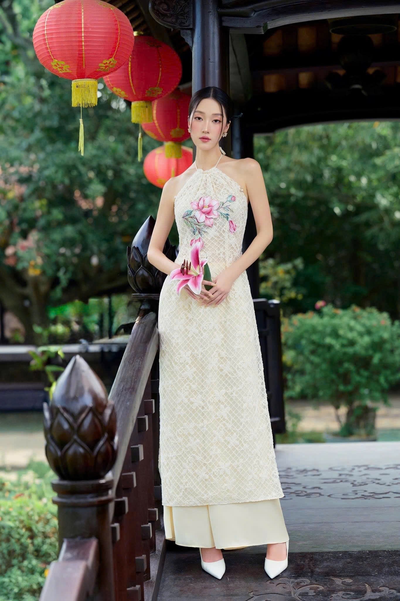 Áo dài nữ có sẵn