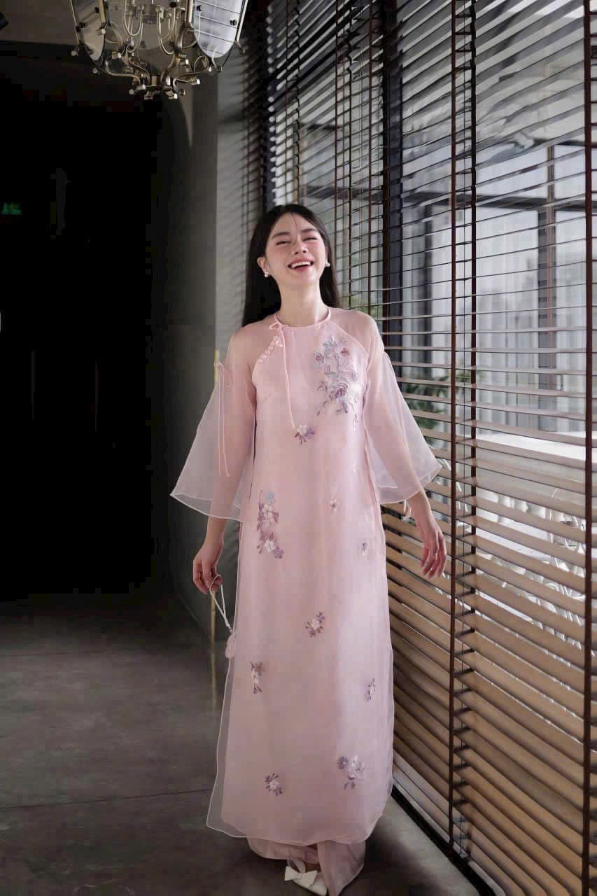 TN84 5015 Áo only no pants - Áo dài dáng suông tơ thêu 4 tà