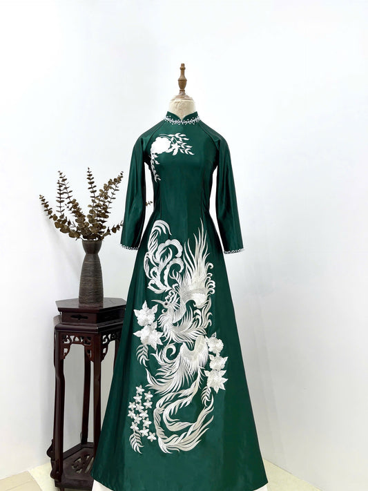 T508 - Áo dài Lụa Queen xanh lá thêu cao cấp