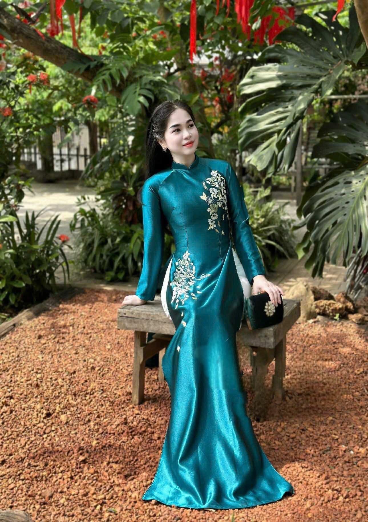 H294 1485 Áo only - Áo dài lụa valenino thêu hoa màu xanh chai