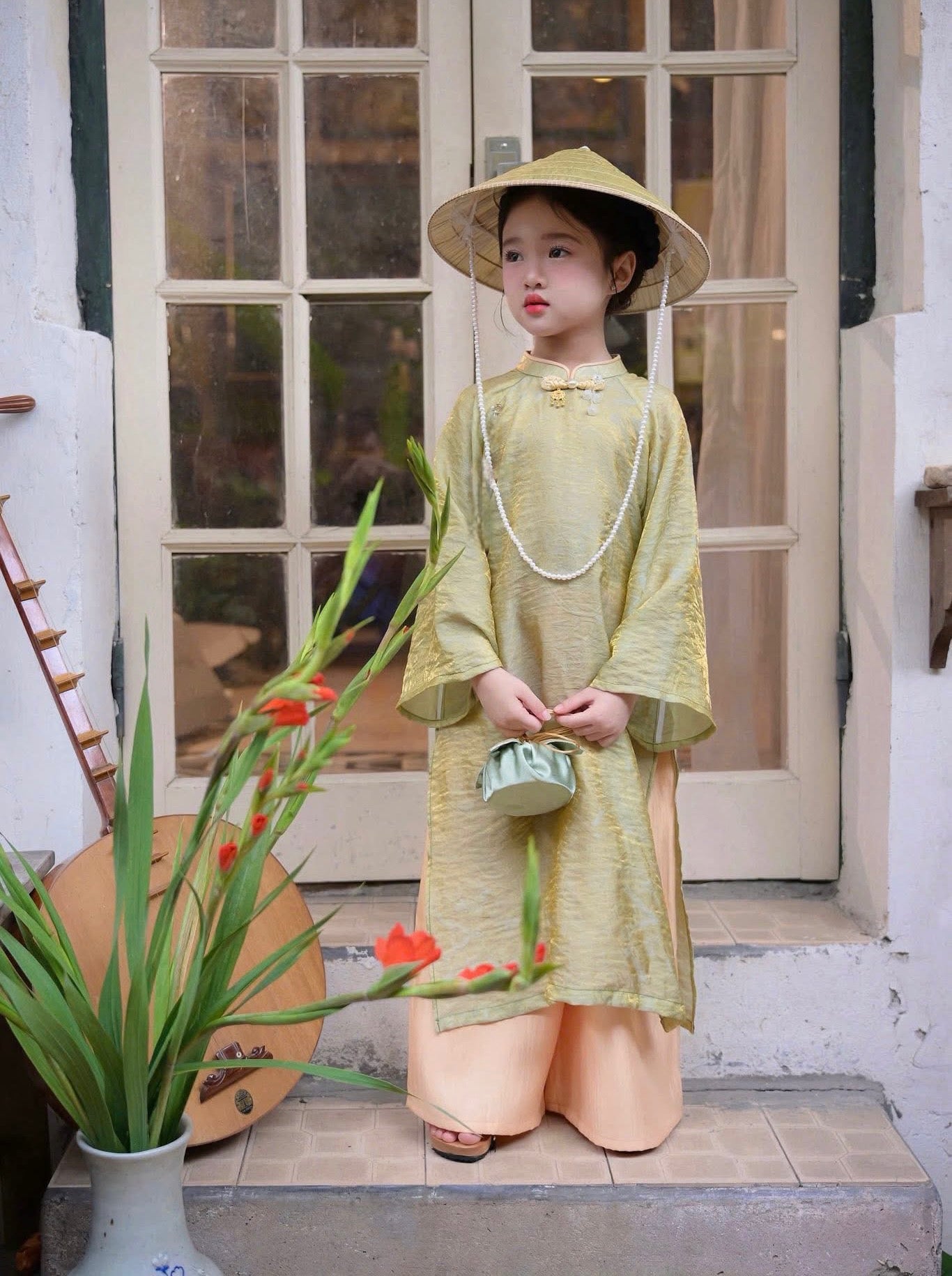 BG133 Áo + quần - Set áo dài bé gái màu cốm lụa tằm ánh kim tencel