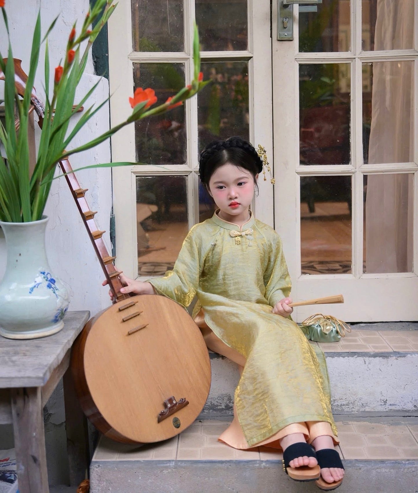 BG133 Áo + quần - Set áo dài bé gái màu cốm lụa tằm ánh kim tencel