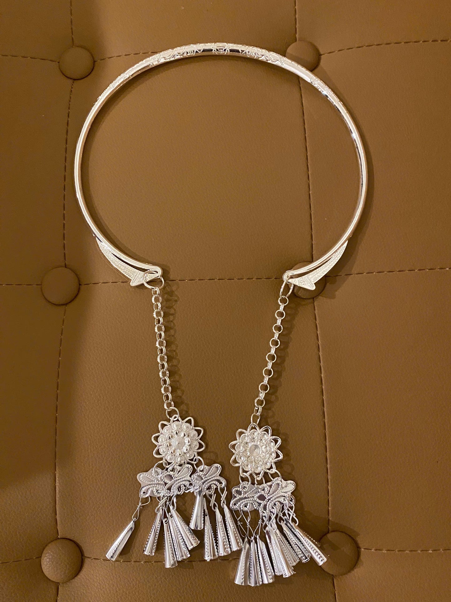 5738 Kiềng chùm (đeo từ sau gáy)