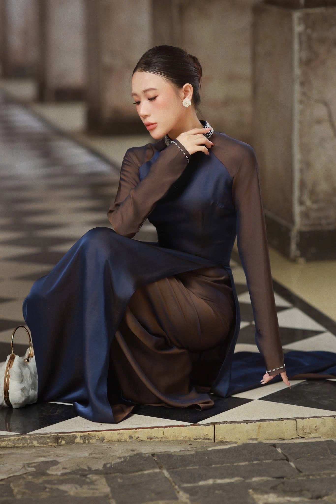 M540 3736 Áo + quần cùng chất - Áo dài truyền thống chiết li eo lụa double silk màu xanh than