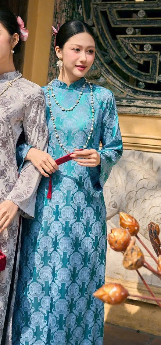 H680 3738 Áo only no pants - Áo dài dáng suông lụa gấm thọ dơi màu xanh coban