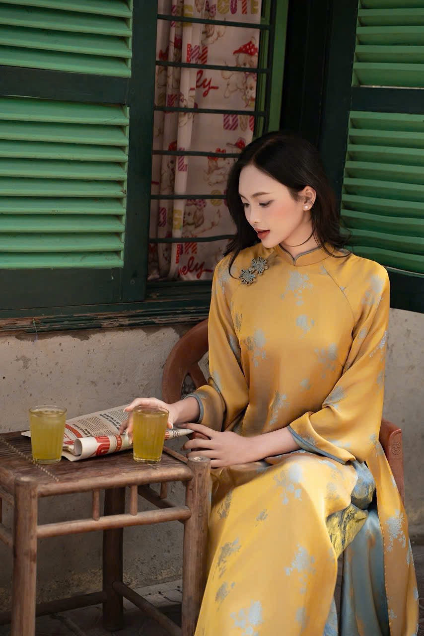 M536 4253 Áo + quần cùng chất - Áo dài dáng suông 2 tà lụa tằm 2 da