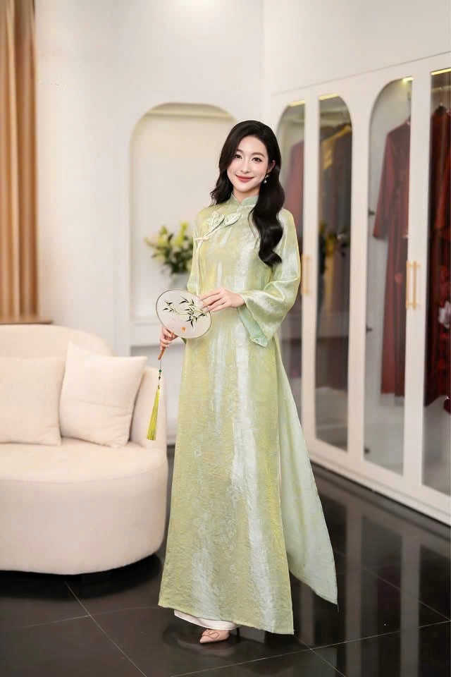 Áo dài nữ có sẵn