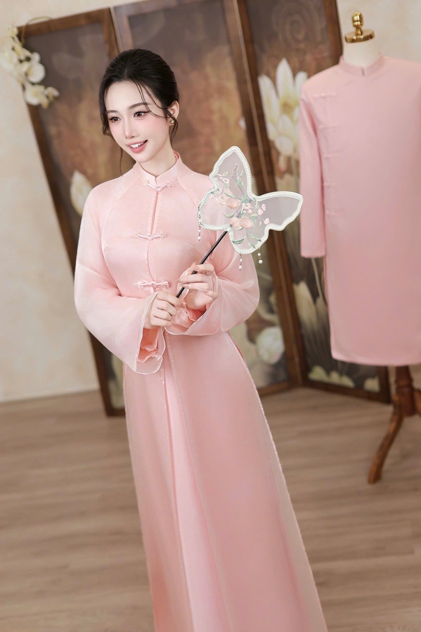 K290 6482 Áo + choàng - Áo dài dáng suông màu hồng phấn kèm choàng tơ
