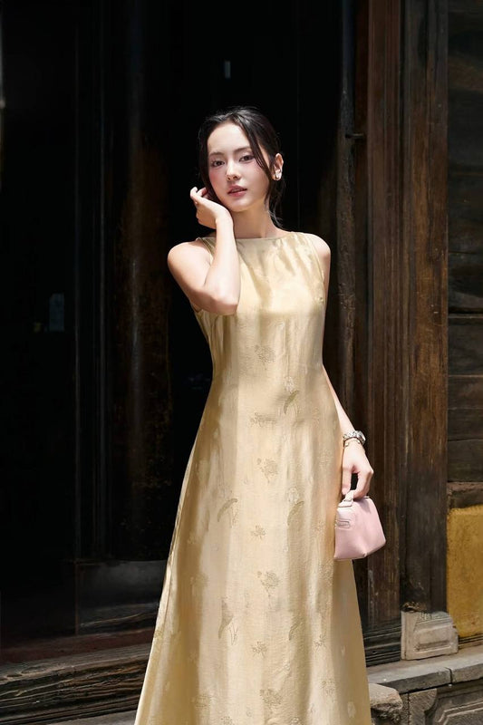 V68 - Đầm dài sát nách lụa nha xá