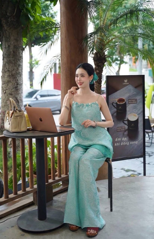 Y79 - Set đồ bộ 2 dây 4 tà lụa tằm ánh kim đính kết màu xanh ngọc