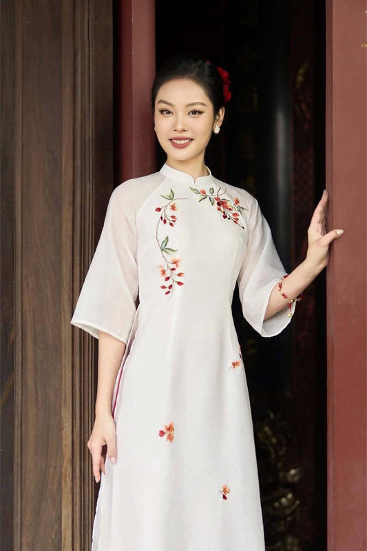 TA23 5482 Áo only no pants - Áo dài dáng suông tơ thêu 4 tà màu trắng
