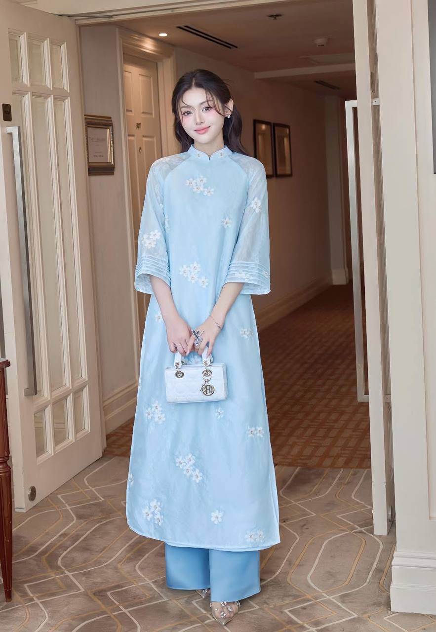 H672 Áo only no pants - Áo dài dáng suông tơ 4 tà thêu hoa màu xanh blue