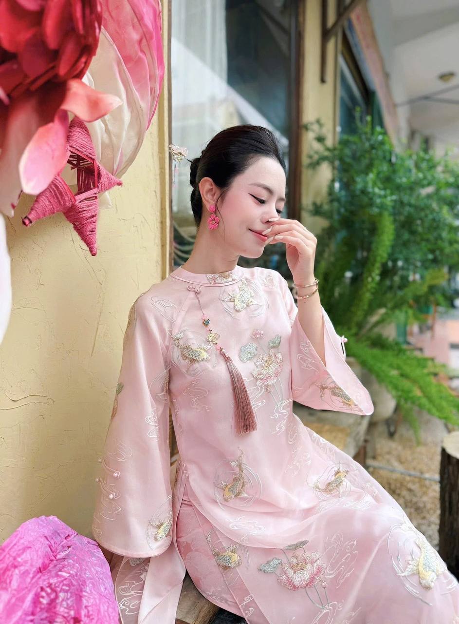 TA07 Áo only no pants - Áo dài dáng suông tơ thêu 4 tà màu hồng
