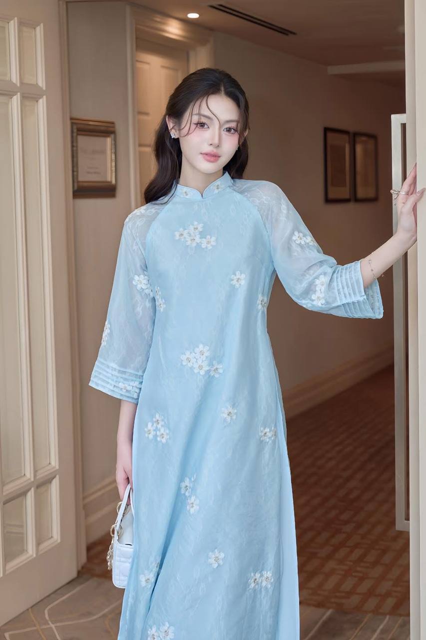 H672 Áo only no pants - Áo dài dáng suông tơ 4 tà thêu hoa màu xanh blue