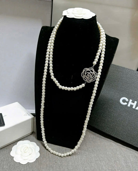 VV08 - Vòng ngọc trai kèm hoa to