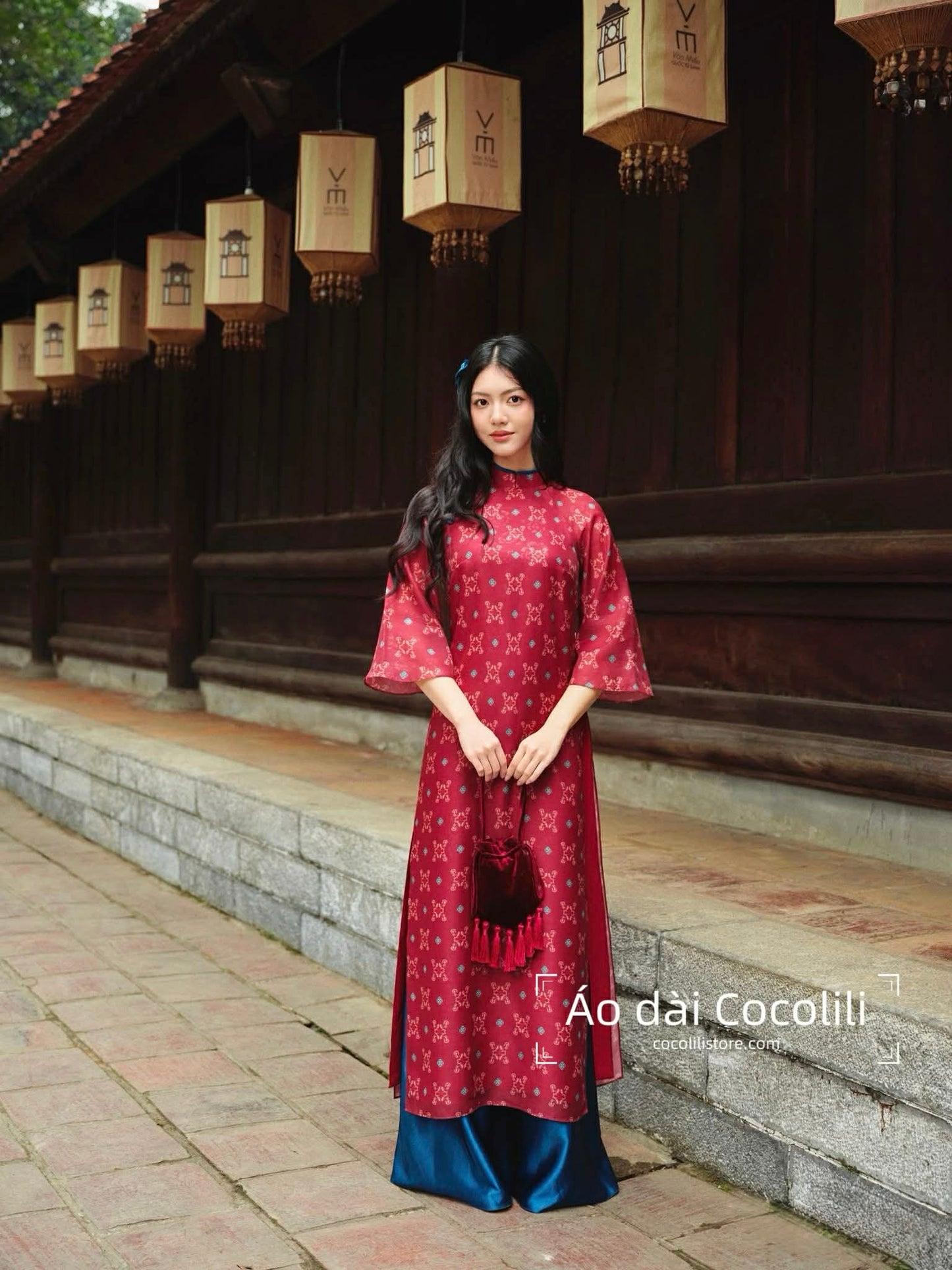 M347 Áo đỏ đậm + quần xanh dương - Áo dài tơ dáng suông 4 tà