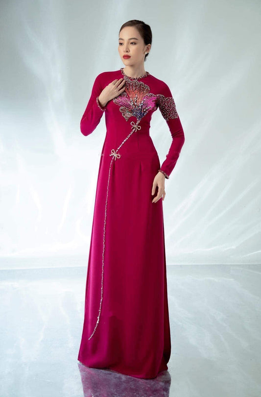 S245 1985 Only áo - Áo dài thiết kế chiffon 4 tà cover Hoà Vi màu đỏ đô đính kết