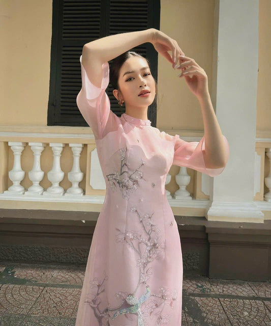 T451 - Áo dài cách tân organza 4 tà màu hồng đính hoa nổi