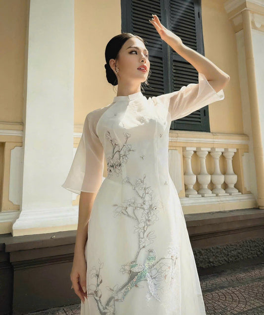 T452 only áo - Áo dài cách tân organza 4 tà màu trắng đính hoa nổi