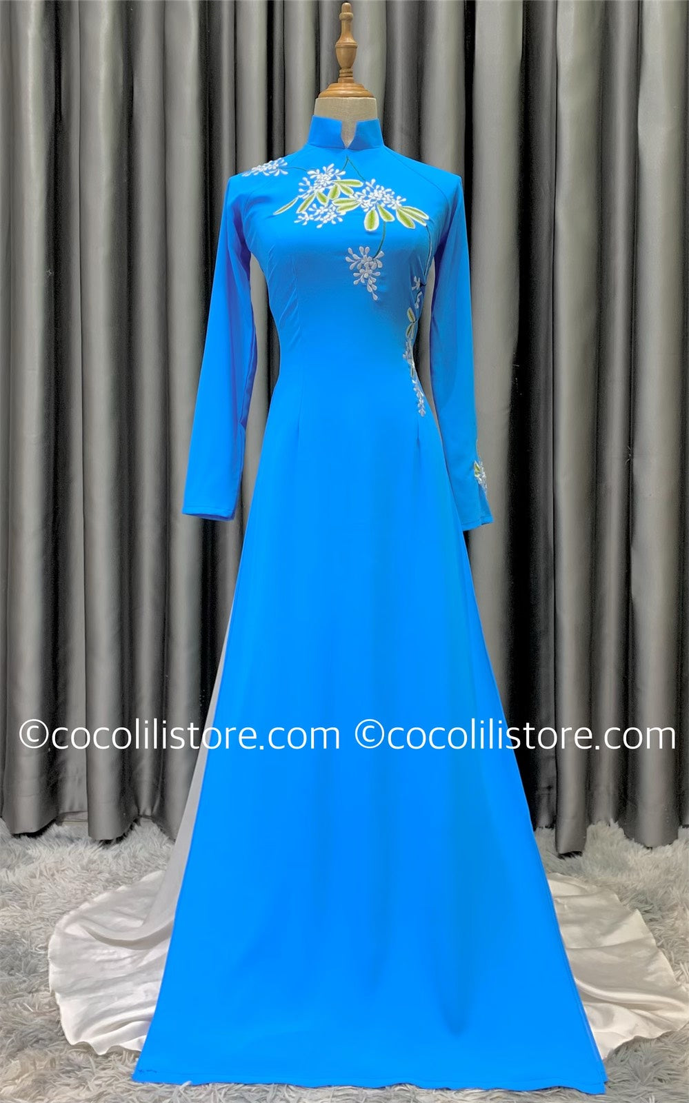 C72 Áo + quần chiffon - Áo dài chiffon 4 tà màu xanh đức mẹ thêu hoa