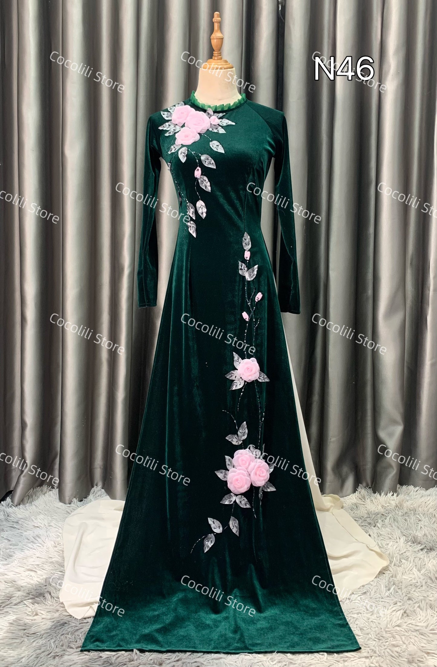 H369 1650 Only Áo - Áo nhung xanh rêu đính hoa nổi