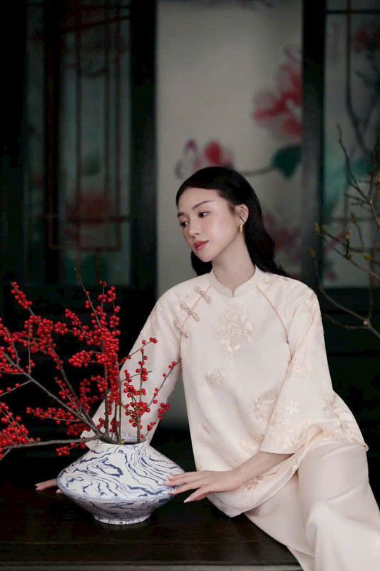 M237 - Áo + quần Set pháp phục kem Hương