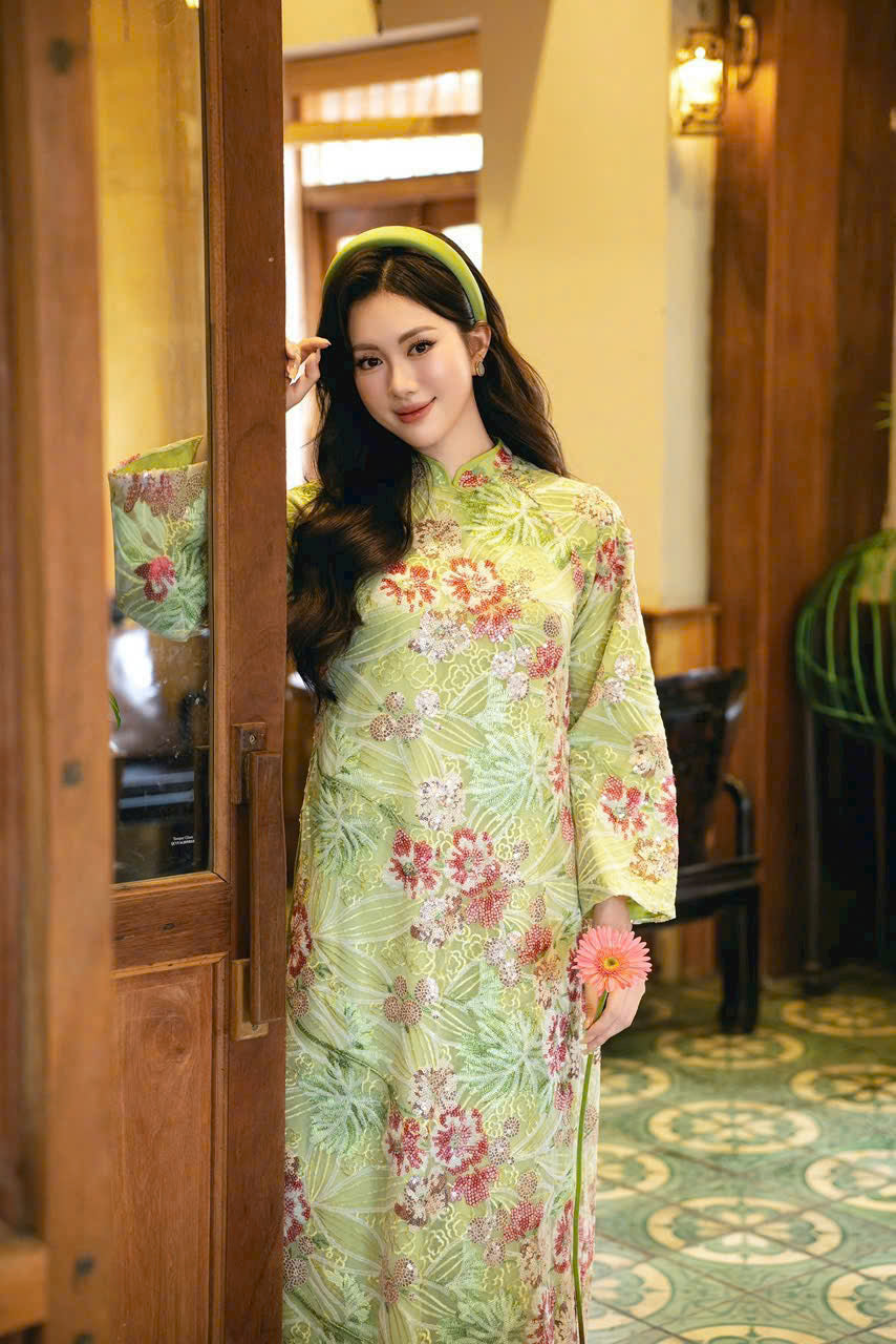 M563 Áo only - Áo suông đính hoa màu cốm và màu trắng