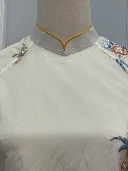 T495 Áo only - Áo dài tơ trắng thêu bông